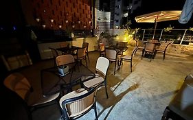 STUDIO 202 | WIFI 600MB | RESIDENCIAL JC, um lugar para ficar.